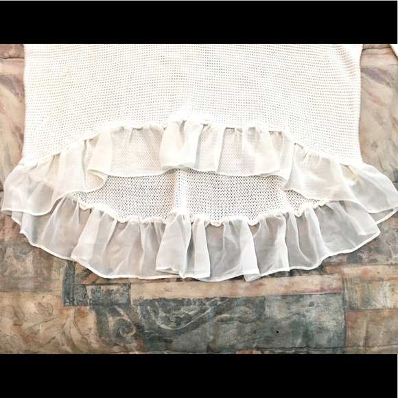 American Eagle Cream Ruffle Hi-Lo Hem Sweater (XS) - Picture 4 of 8